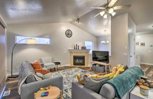 Cozy Anchorage Townhome Less Than Half Mile to Jewel Lake! - Foto 1