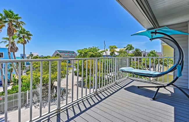 Coastal Surfside Swank by Beachside Management - Foto 51