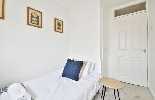 3 Bed House with Private Parking - Foto 5