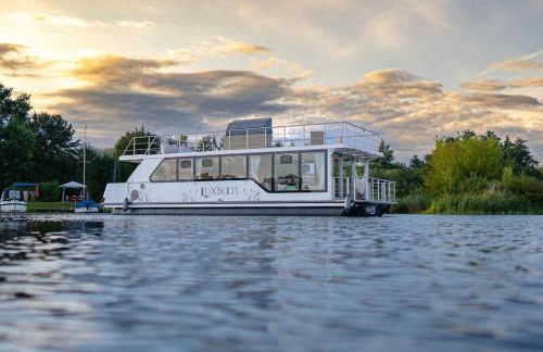 Harbor Suite Templin - Photo 1