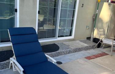 Pool Front Romantic Getaway withPrivate Entry - Foto 42