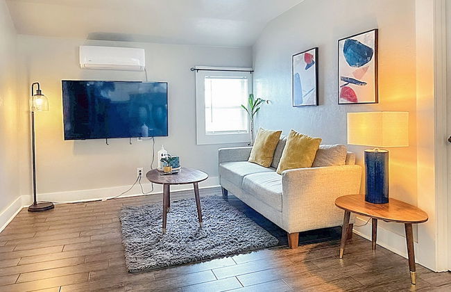 Cozy Charm Studio W 2BR I Fully Furnished - Photo 1