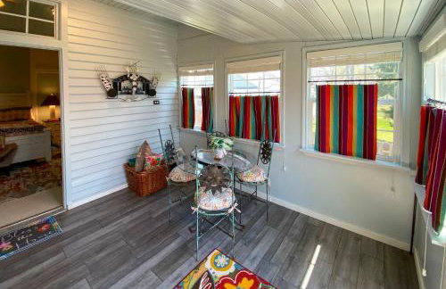 Renovated 'Carnegie Cottage' - Walk to Dtwn! - Foto 25