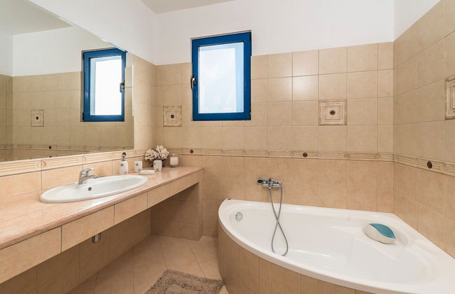 Maripaul Family Villa - Photo 15