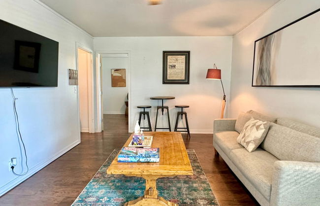 Beautiful Getaway Nears Asian Dist - Photo 26