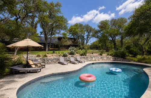 Hill country gem with private pool, deck, firepit, Ping-Pong, foosball, & WiFi - Photo 66