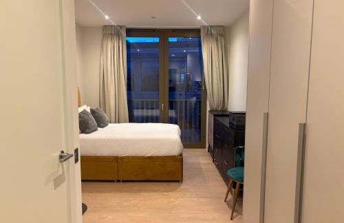 Stunning and central three bedroom Penthouse with roof terrace - Photo 19