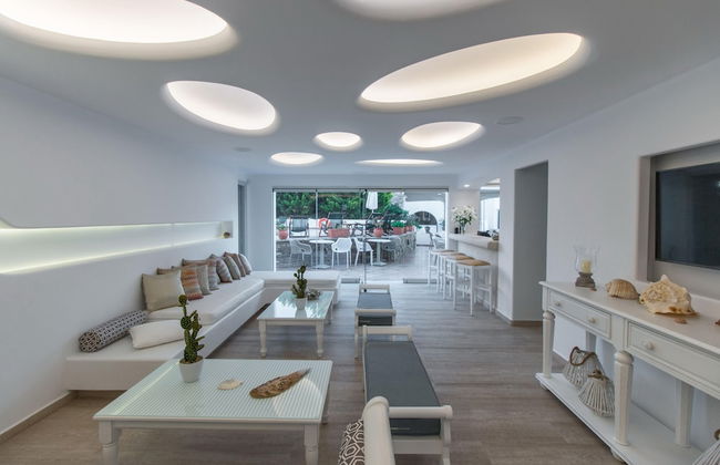 Spiros Hotel - Photo 5