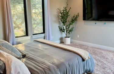 Upscale Modern Hill Country Home! Has it ALL! - Foto 64