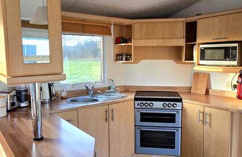 'Runway View' at Shobdon Airfield, Herefordshire - Photo 6