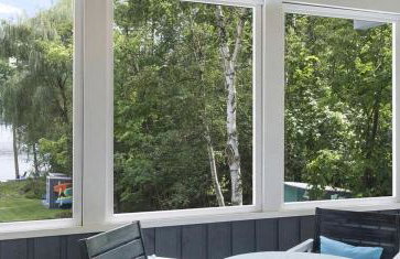 Tranquil Lakefront Cottage with Private Dock in Ticonderoga, New York - Foto 14