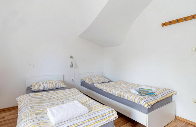 Apartments Lavrič - Photo 11