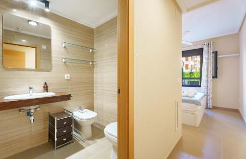 Hogar Brisa de las Marinas acogedor apartamento con amplia terraza y acceso directo a las piscinas-Comfortable apartment with spacious terrace and direct pool access - Foto 19