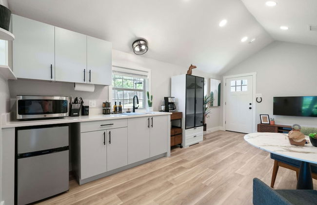 Chic Studio Walkable to Soco! - Foto 6