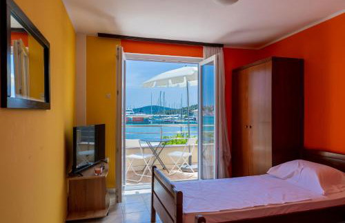 Apartments Mikulić - Photo 8