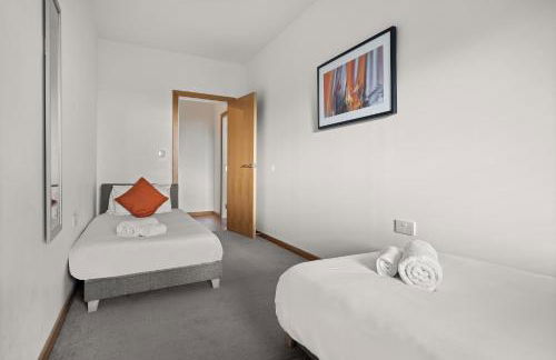 Comfortable 2BR Swindon Long Stay - Foto 5