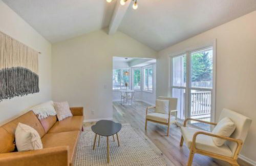 Modern Boho Gem Yard and 10 Mi to Baxter Arena - Foto 14