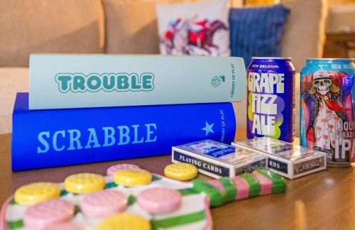 Stylish City Condo Near Top Restos & Nightlife - Foto 8