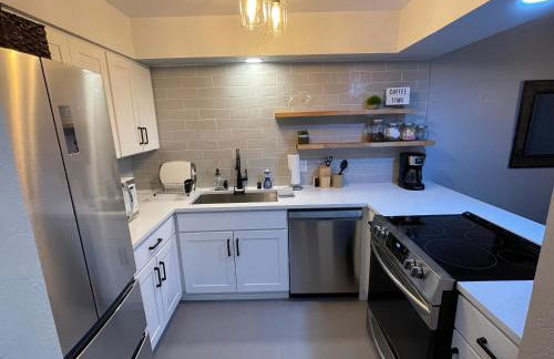 Next to Lake, Pool, 10 Acre Park, 1 Mile to Town, Best Prices - Foto 5