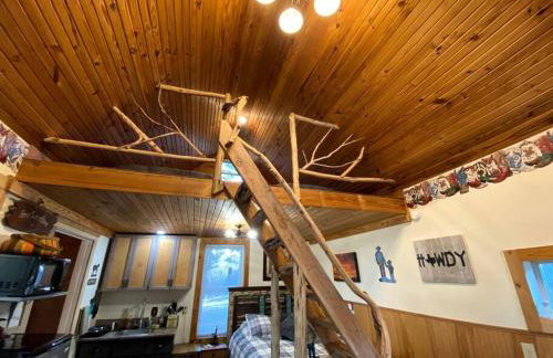 Rustic Texas Hill Country Vacation Rental with a Fire Pit - Photo 8