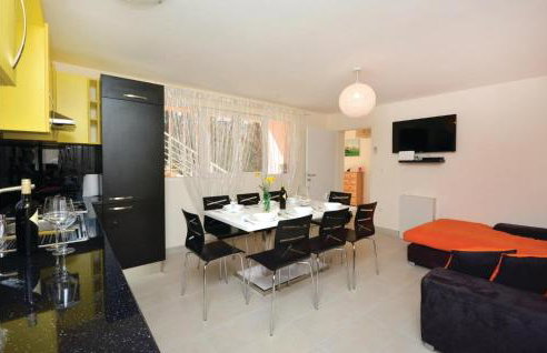 Four-Bedroom Holiday Home In Lecevica - Foto 8