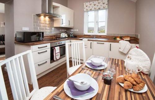 The Gate Lodge - Hot Tub 1 bedroom, log burner - Photo 12