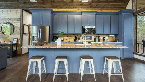 Winter Retreat in the Pines, Cozy Cabin & Fire Pit Nights - Foto 4