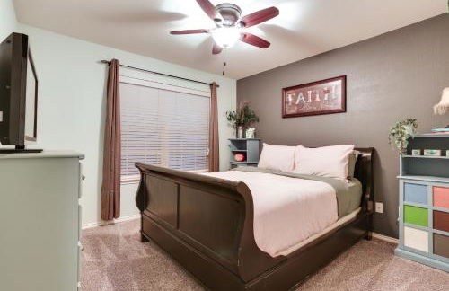 Patio, Pergola and Pool Access Aubrey Retreat! - Foto 15