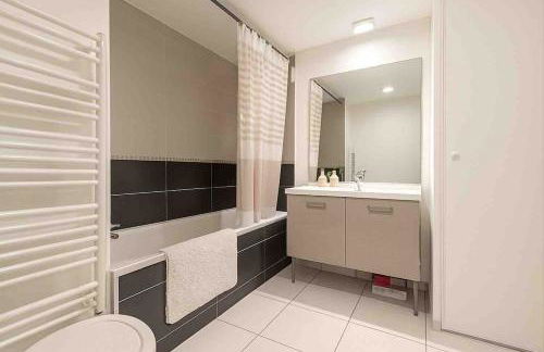 Agréable 2 chambres avec terrasse et parking privé - Photo 7