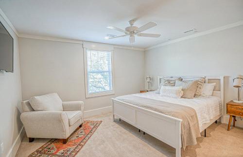 NEW LISTING Six Bedrooms - Private Dock - Steps to the Beach - Sleeps 14 - Foto 55
