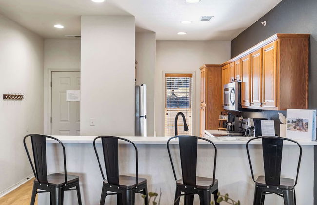 T Time Getaway - Overlooking Golf Views! - Photo 10