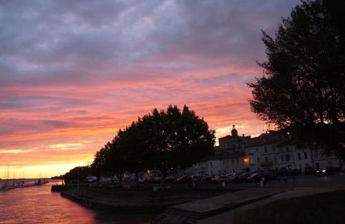Belle maison de 1800 au centre de Bourg - Foto 14