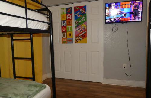 Beautiful 2-Bedroom Condo Near Universal and other Orlando Attractions, King Bed & Wi-Fi - Foto 20