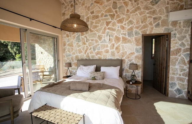 Villa Elysium Parga Luxury Detached Property in Private Grounds - Photo 2