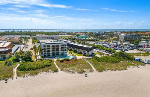 Ola Grande - Beachside Condos with Pool next to Cocoa Beach Pier - Foto 17