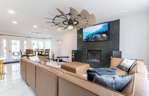 Family Fun 4-bedroom house House with Free Heated Pool & Hot Tub & Game Room & Mini Golf in Chandler - Foto 30