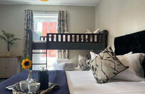 Llangollen High Street 4 bedrooms Sleeps 12 - Photo 8