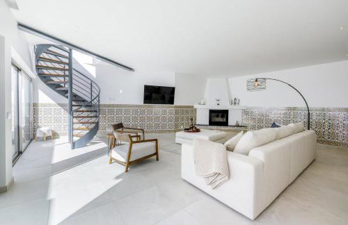 Vila Golfinho, with heated pool, rooftop lounge and ocean views - Foto 21