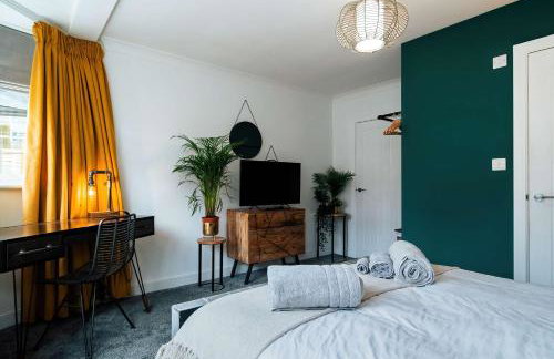 Luxury Renovated Bungalow with wheel chair access, Hot Tub and Fire Pit - Foto 21