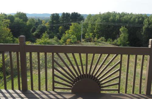 The Hilltop Retreat - Peaceful with Great Views! - Foto 12
