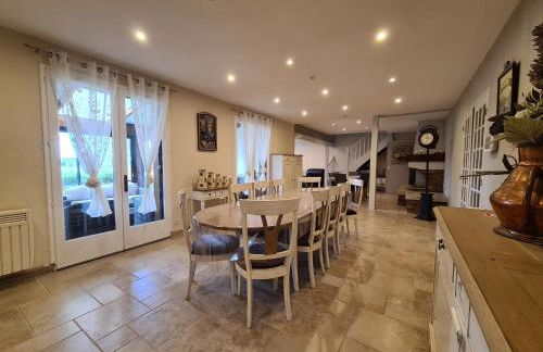 Grande Maison au Bord d'un Lac avec Spa, Jardin Clôturé et Proche du ZooParc de Beauval - FR-1-591-336 - Foto 24