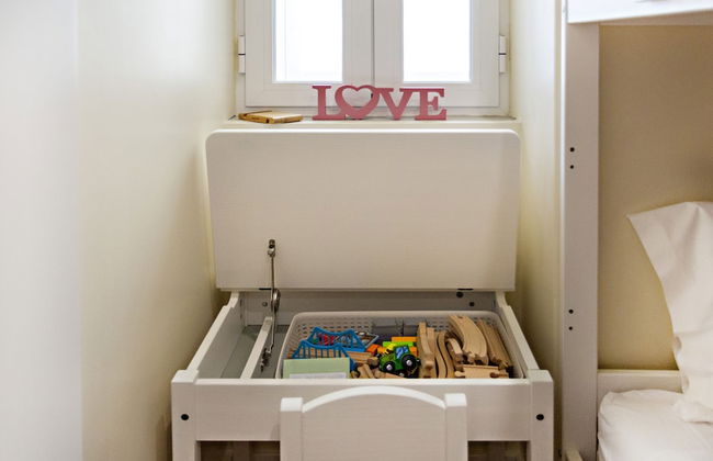 Blue Peacock in Faro - Photo 12