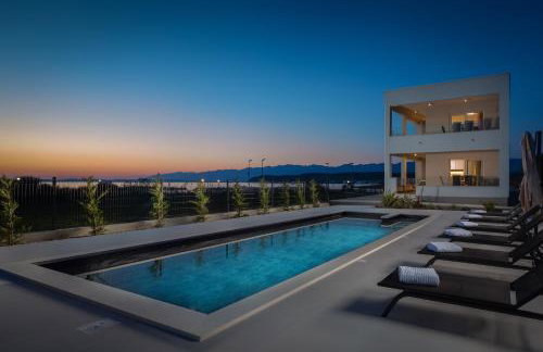 Villa Sunset Bay - amazing view and large heated pool - Foto 56