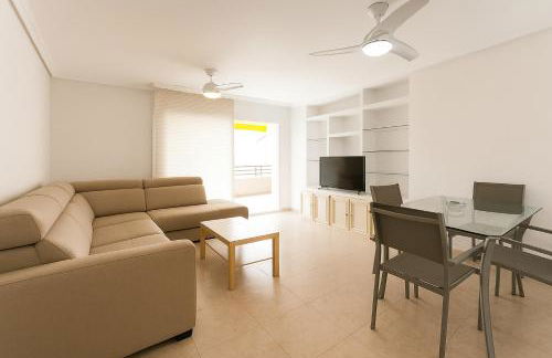 Beachside Apartment with Beautiful Sea Views - Photo 9