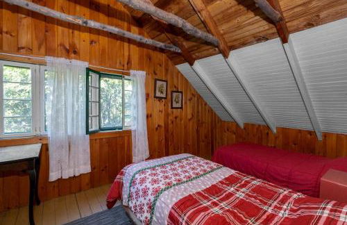 Tranquil Cabin on a Lake with Private Porch near Lebanon, New Hampshire - Foto 7