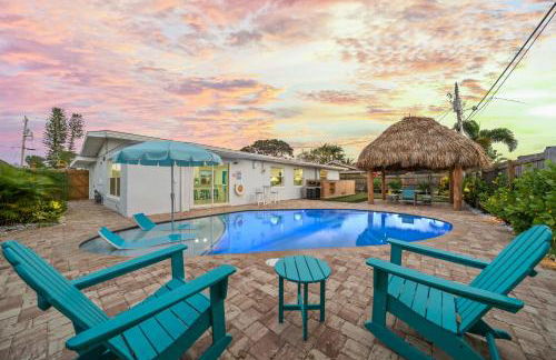 Island Oasis with Heated Pool Private Tiki Bar! - Foto 1