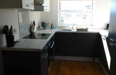 No 11 - Contemporary 2 Bedroom Apartment in Lanark Town Centre - Photo 16