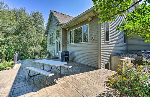 Tranquil Lake Elmo Farmhouse Hiking Nearby! - Foto 32