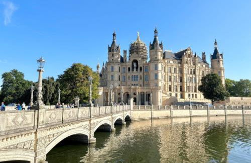 LIVA Stays Schwerin Zentrum - 4 Ferienwohnungen mit Küche und WLAN - Nähe Hauptbahnhof - Ideal für Familien & Monteure - Foto 23