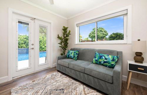 Palms Retreat! Giant Heated Pool-HotTub-FirePit-5Min2Beach-Pets-EV Chgr - Foto 34